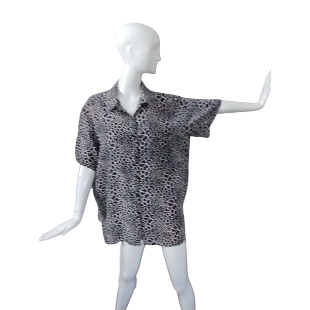 Vintage Allison Taylor Women's size 1X 100% Silk Button Down Animal Print Top